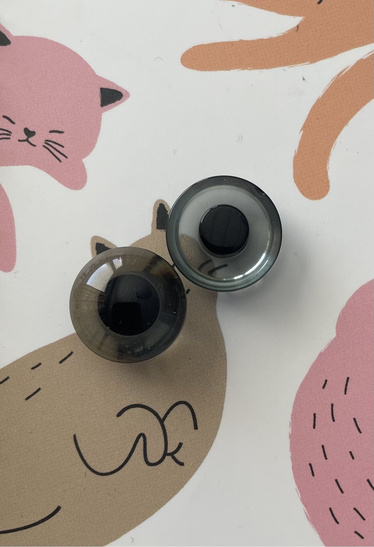 Silmä- ja nenänapit Silmänappi