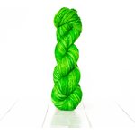 Urth Yarns Monokrom -fingering 3058 kirkas vihreä