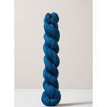Urth Yarns 16 Fingering BL70 syvä sininen