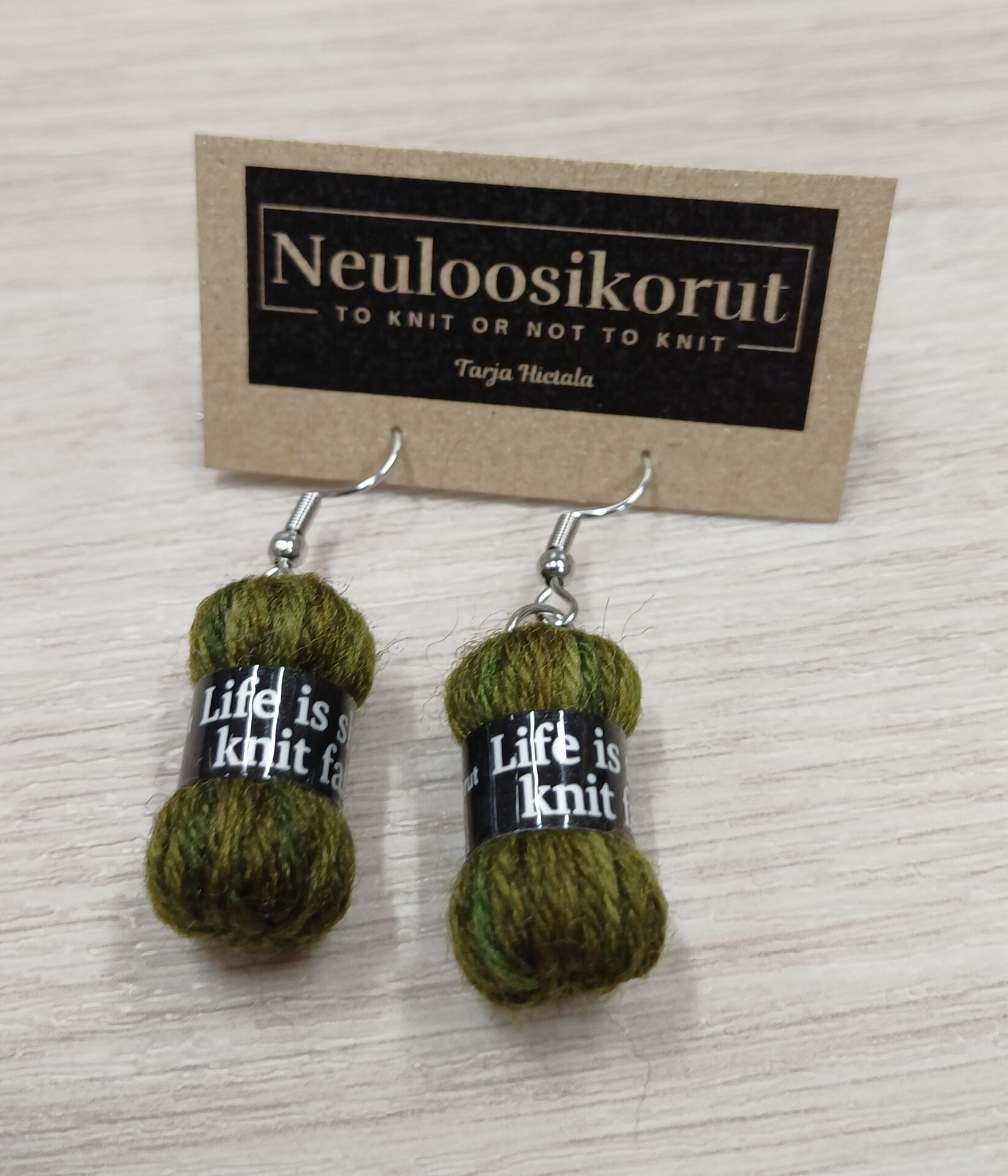 Lankakeräkorvikset Life is short, knit fast - sammaleen vihreä