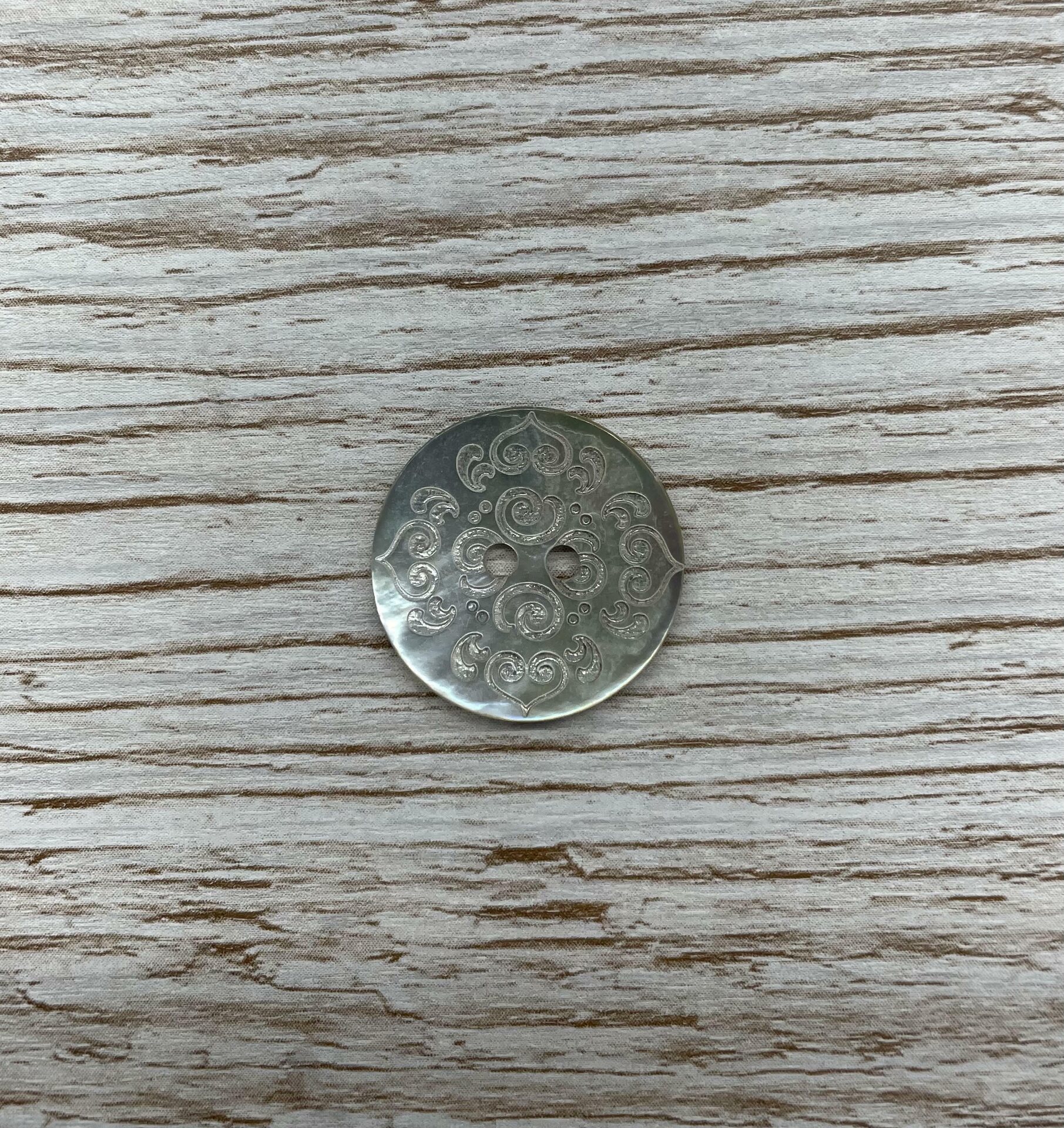 Helmiäisnappi Koristeellinen helmiäinen 20mm