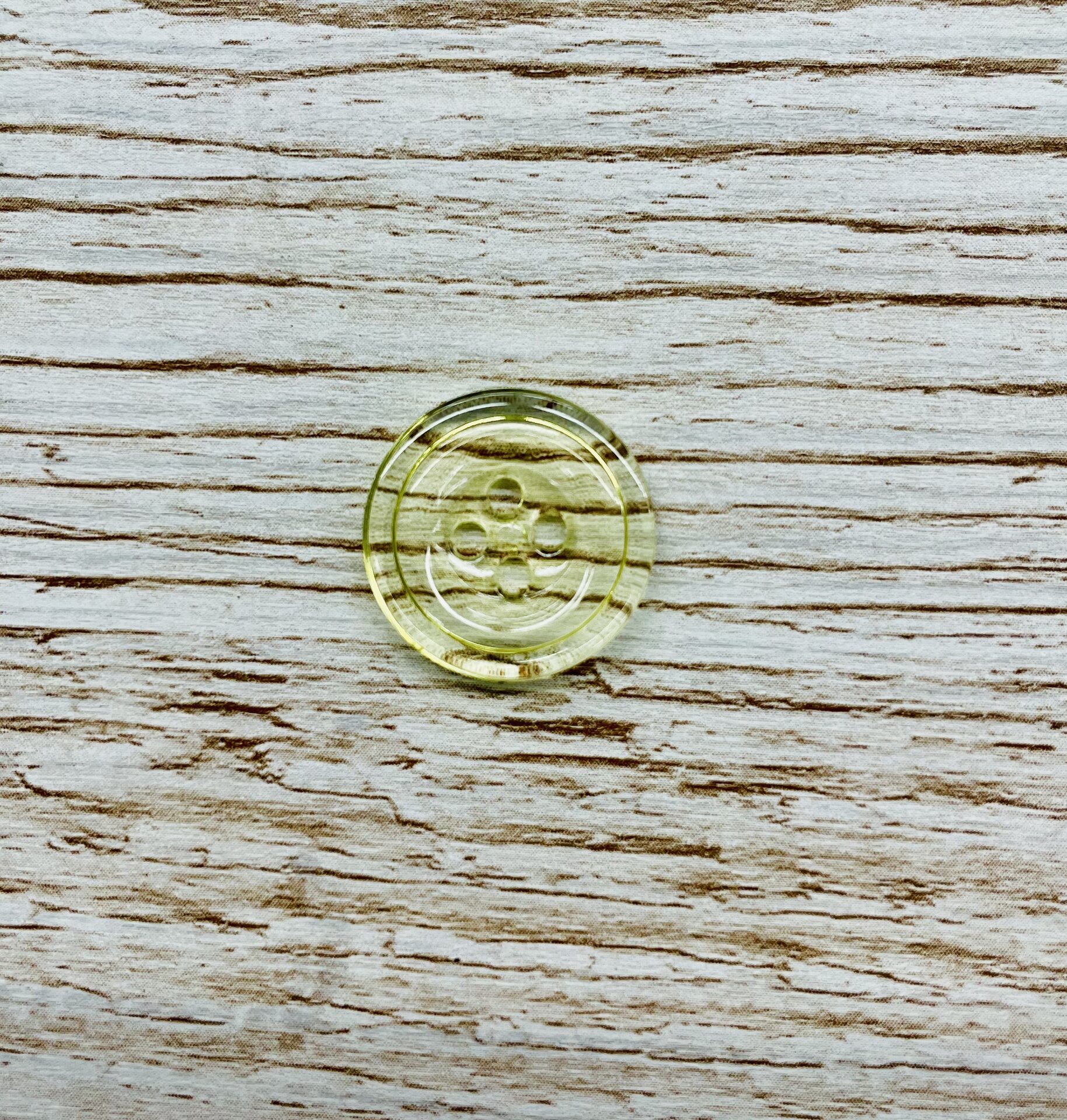 Perus-oivat napit Läpinäkyvä keltainen