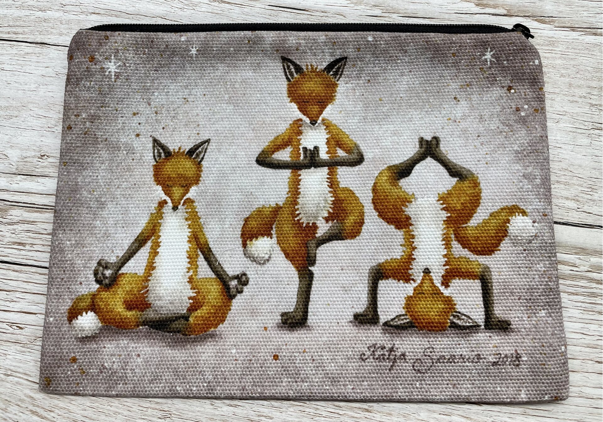 Katja Saario Kettu-pussukat 317 Joogakettu (iso)