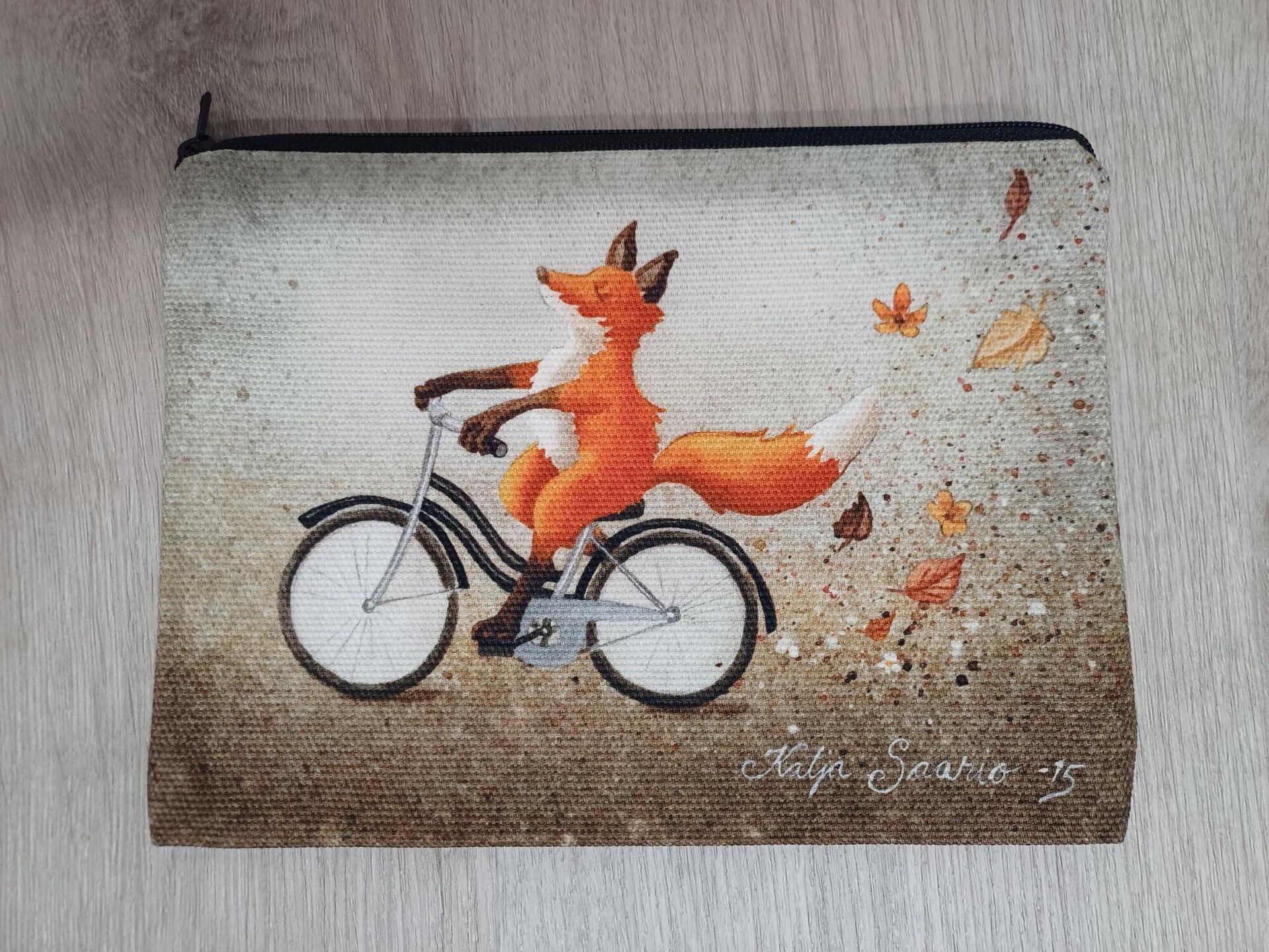 Katja Saario Kettu-pussukat 227 Pyöräkettu (keskikoko)