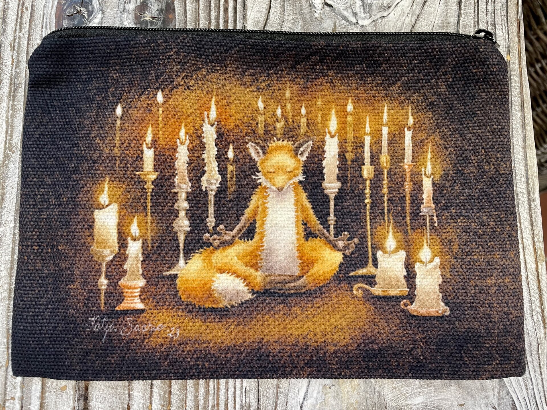 Katja Saario Kettu-pussukat 430 Kynttiläjooga (iso)