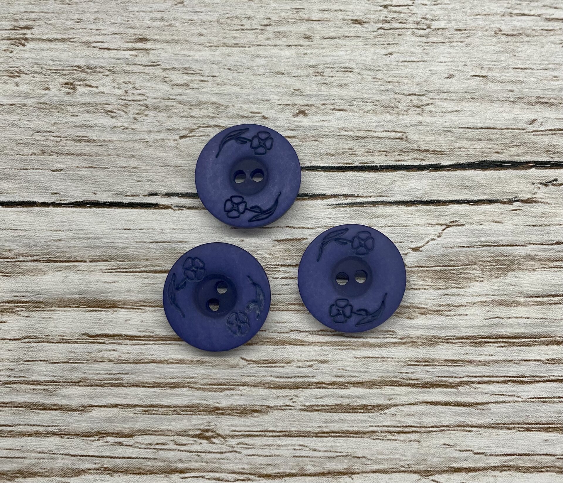 Perus-oivat napit Tummansininen kukka 15mm