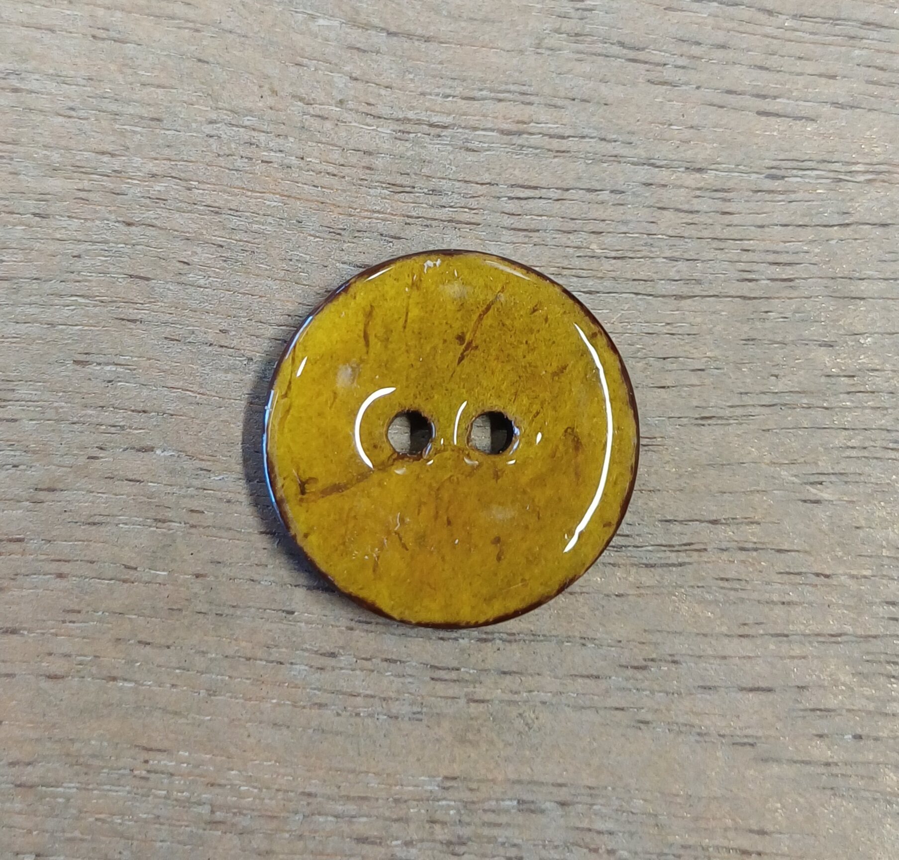 Kiiltävä rustiikkinen nappi, 20 mm Ochre