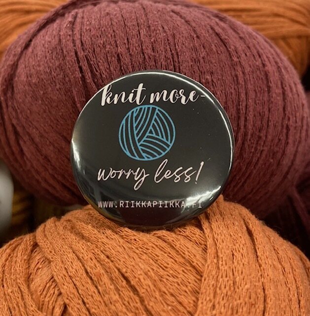 Meijän omat rintanapit Knit more