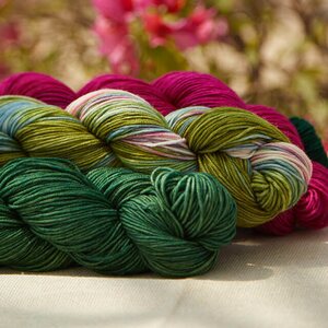 Symfonie Yarns Viva