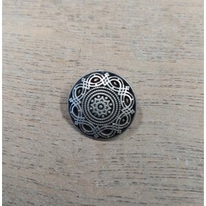 Metallinen kantanappi